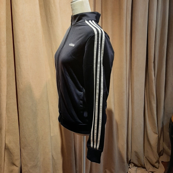 Adidas jacket - Picture 3 of 9